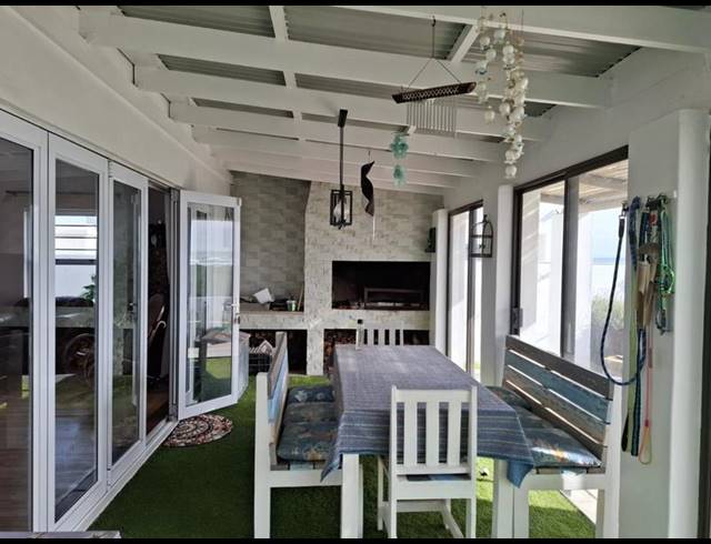 4 BEDROOM HOUSE FOR SALE IN DWARSKERSBOS